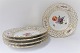 Royal Copenhagen. Saksisk blomst. Tallerken med gennem skåret bort. Model 4-1637. Diameter 21 cm. 5 forskellige motiv. Produceret før 1890. (1 sortering)