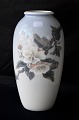 Royal Copenhagen.Vase nr. 2629/2129, æblegren med blomster