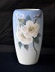 Royal CopenhagenVase 2630/1049, vildrose i sart rosa