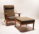 Lænestol med høj ryg, model GE290A, og skammel af Hans J. Wegner og Getama, 1960erne.5000m2 udstilling.