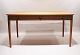 Skrivebord, model PP305, i sæbebehandlet eg af Hans J. Wegner og PP Møbler, 1960erne.5000m2 udstilling.