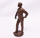 Skulptur af bronze med patina og i flot brugt stand.5000m2 udstilling.