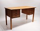 Skrivebord i teak af dansk design fremstillet af Gern Møbelfabrik i 1960erne.5000m2 udstilling.