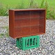 Poul CadoviusVitrineskab m/skydelåger Teak