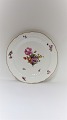 Royal Copenhagen. Saksisk blomst. Rundt fad. Model 4-1563. Diameter 33 cm. Produceret før 1890. (1 sortering)