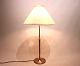 Bordlampe, model 328, designet af Aage Petersen for Le Klint.5000m2 udstilling.