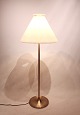 Standerlampe, model 339, designet af Aage Petersen for Le klint.5000m2 udstilling.