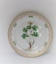Royal Copenhagen. Flora Danica. Rundt fad. Model # 3523. Diameter 30 cm. ( 1 sortering ). Anemone silvestris L
