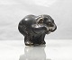 RC22741Elefant med løftet forben