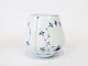 Kgl. musselmalet riflet mellem vase, nr.: 681.5000m2 udstilling.