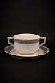 Royal Copenhagen Blå Vifte bouillon kop med hanke og under tallerken. Kop Dia.:10cm.RC# 1212/11565.