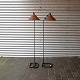 Dansk designEt sæt gulvlamper med brun skærm