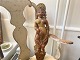 Antik asiatisk figur udskåret i træ med forgyldninger af kvinde, formentlig hindu gudinde, cirka 1900.