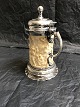 Elfenbeins Krugmit Silber montierung.