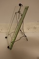 Smuk Fotoramme, antikDen fotoramme er af kraftigt glas med messing "stativ", - som kan slås sammenSlut 1800 - Start 1900-talletCa. 18cm x 11cmFlot standVi har et stort udvalg af gamle/antikke rammer