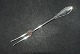 Pålægsgaffel, Ny Perle Serie 5900, (Perlekant Cohr) Dansk sølvbestikFredericia sølvLængde 15 cm.
