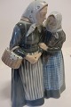 Figuren "Sladrekællingerne" fra Royal CopenhagenStor Kgl. FigurRC-nr. 1319Design: Chr. Thomsen i 1911H: 30cmB: 22cm