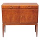 Skænk, model 1761, designet af Ole Wanscher og fremstilet af Fritz Hansen i 1943.5000m2 udstilling.