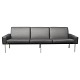 Tre personers sofa, model 34/3, designet af Hans J. Wegner og fremstillet af AP Stolen i 1960erne.5000m2 udstilling.