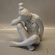 B&G 2281 Siddende grønlandsk pige 66 x 22.5 cm , hvid B&G figur 