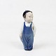 Kgl. porcelænsfigur af dreng med kost, nr.: 3250.