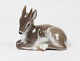 Kgl. porcelænsfigur af liggende rådyrkid, nr.: 2648.5000m2 udstilling.
