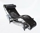 Le Corbusier Chaiselong - Model LC4 - Cassina Designet i 1928 - Sort Patineret skind - 1960