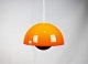 Orange Flowerpot, model VP1, pendel designet af Verner Panton i 1968 og fremstillet i 1970erne.5000m2 udstilling.