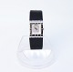 Raymond Weil dameur af rustfrit stål med Safir krystal glas, samt dekoreret med zirkoner.