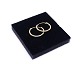 Et par mindre creoler af 14 karat guld.