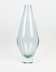Glas vase i isblå farve af Holmegaard.