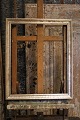 Fransk 1800 tals træ ramme med original gammelsølvbelægning og en rigtig fin patina.Yder mål : 38x31,5cm.SOLGT !