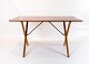 Krydsbens sofabord, model AT-308, designet af Hans J. Wegner og fremstillet af Andreas Tuck.5000m2 udstilling.