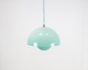 Turkis Flowerpot, model VP1, pendel designet af Verner Panton i 1968 og fremstillet af Andtradition.5000m2 udstilling.