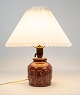 Bordlampe af kongeligt stentøj med dekorationsnummer 21485 af  Jørgen Mogensen.