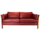 To personers sofa polstret i indian læder af dansk design fra 1960erne.5000m2 udstilling.