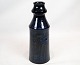 Keramik vase med mørkeblå gulvglasur af dansk design og signeret Hanne.