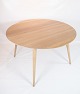 Spisebord i eg af dansk design fremstillet af Bruunmunch.5000m2 udstilling.
