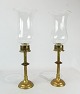 Et par Hurricane lysestager af messing og glas fra 1930erne.