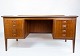 Skrivebord i teak af dansk design fra 1960erne.5000m2 udstilling.