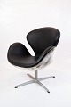 Svane stolen, model 3320, designet af Arne Jacobsen i 1958 og fremstillet af Fritz Hansen i 2002.5000m2 udstilling.