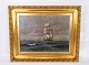 Oliemaleri med marinemotiv med guldramme signeret Carl Locher.5000m2 udstilling.