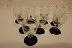 Holmegaard glas fra serien "Hørsholm" Klar kumme, en sort fod, smuk stilk med knop samt 4 slebne streger på glassets kumme