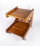 Mindre rullebord eller barvogn i teak af dansk design fra 1960erne.5000m2 udstilling.