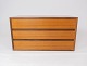 Væghængt skab i teak af dansk design fra 1960erne. 5000m2 udstilling.