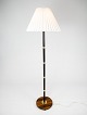 Gulvlampe i palisander og messing af dansk design fra 1960erne.5000m2 udstilling.