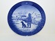 Royal CopenhagenJuleplatte 1977Jæger med hund