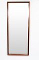 Spejl i teak af dansk design fra 1960erne. 5000m2 udstilling.