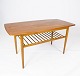Sofabord med hylde i teak af dansk design fra 1960erne.5000m2 udstilling.