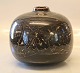 47 Kgl Kuglevase vase 16 x 17 cm med fugledekoration på mørk glasur  Nils Thorsson Kongelig Dansk Stentøj